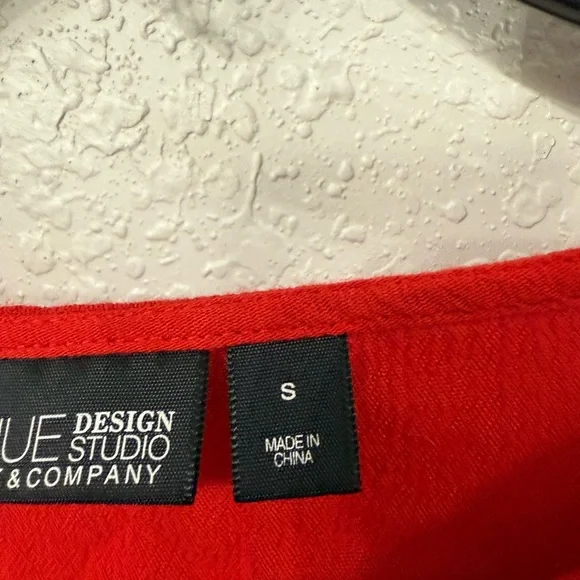 Red top - Picture 3 of 3